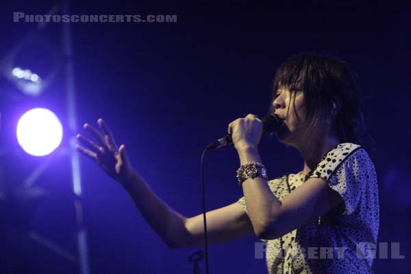 BLONDE REDHEAD - 2007-06-06 - PARIS - Elysee Montmartre - Kazu Makino